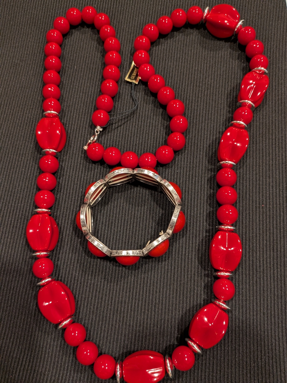 B#3: Vintage 1970s Red Genuine Lucite Necklace 17"and Bracelet Set